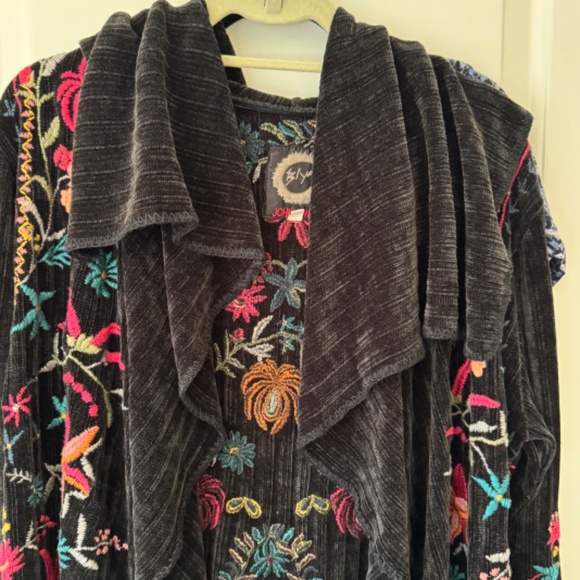 Johnny Was BIYA Leonne Wrap Cardigan Black Velour Knit Multi Color Embroidered - Picture 2 of 7